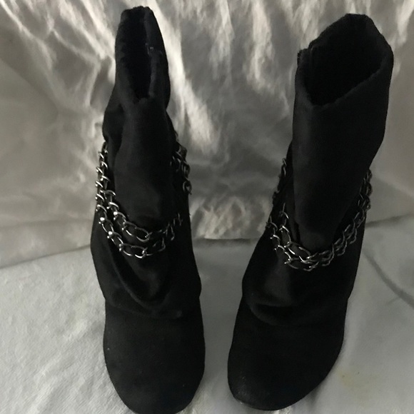 Faux Suede boots - Picture 2 of 3